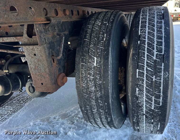 image for item EF2361 2005 Stoughton dry van trailer