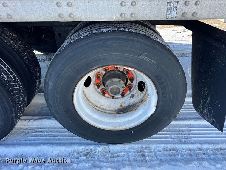 image for item EF2361 2005 Stoughton dry van trailer