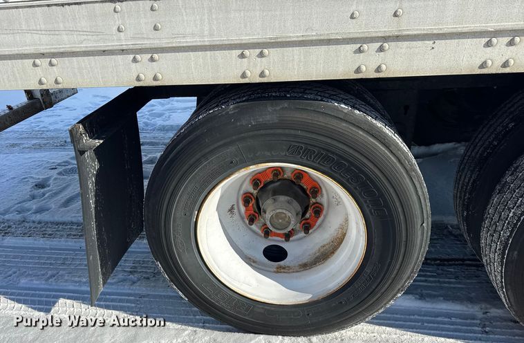 image for item EF2361 2005 Stoughton dry van trailer