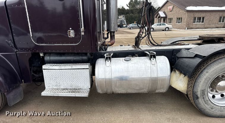 image for item EF2394 1994 Peterbilt 378 semi truck