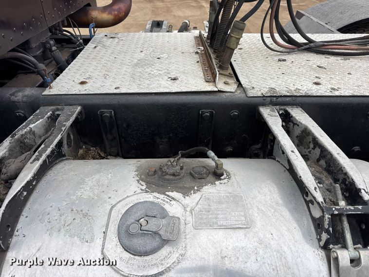 image for item EF2394 1994 Peterbilt 378 semi truck