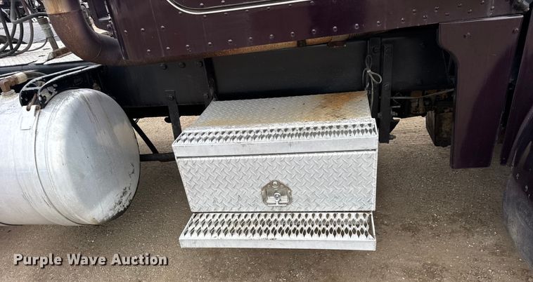 image for item EF2394 1994 Peterbilt 378 semi truck