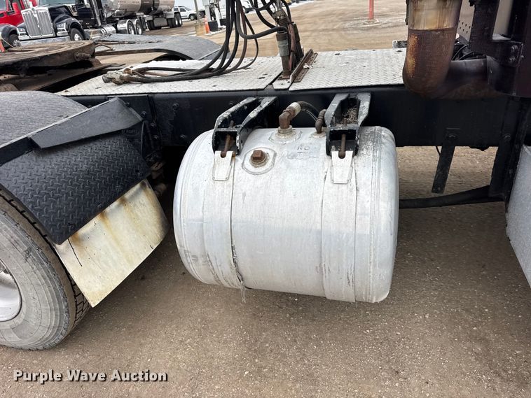 image for item EF2394 1994 Peterbilt 378 semi truck