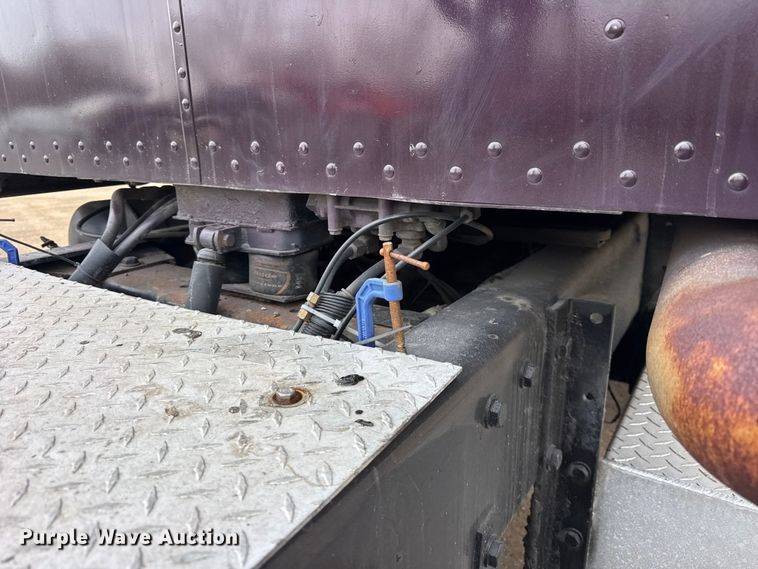 image for item EF2394 1994 Peterbilt 378 semi truck