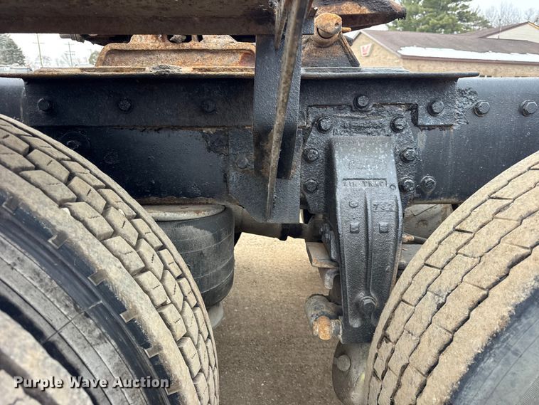 image for item EF2394 1994 Peterbilt 378 semi truck