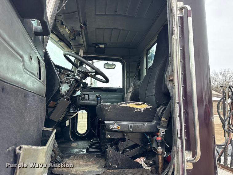 image for item EF2394 1994 Peterbilt 378 semi truck