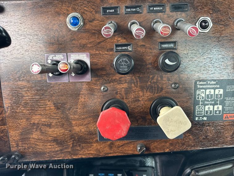 image for item EF2394 1994 Peterbilt 378 semi truck