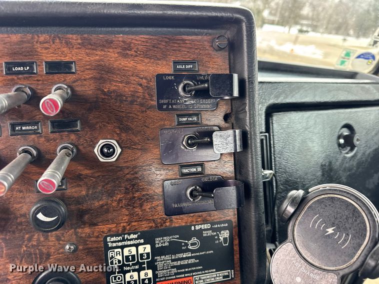 image for item EF2394 1994 Peterbilt 378 semi truck