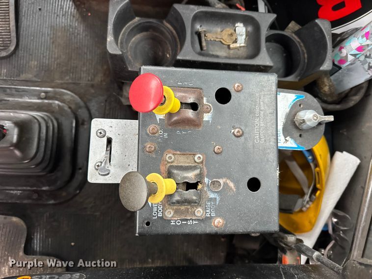 image for item EF2394 1994 Peterbilt 378 semi truck