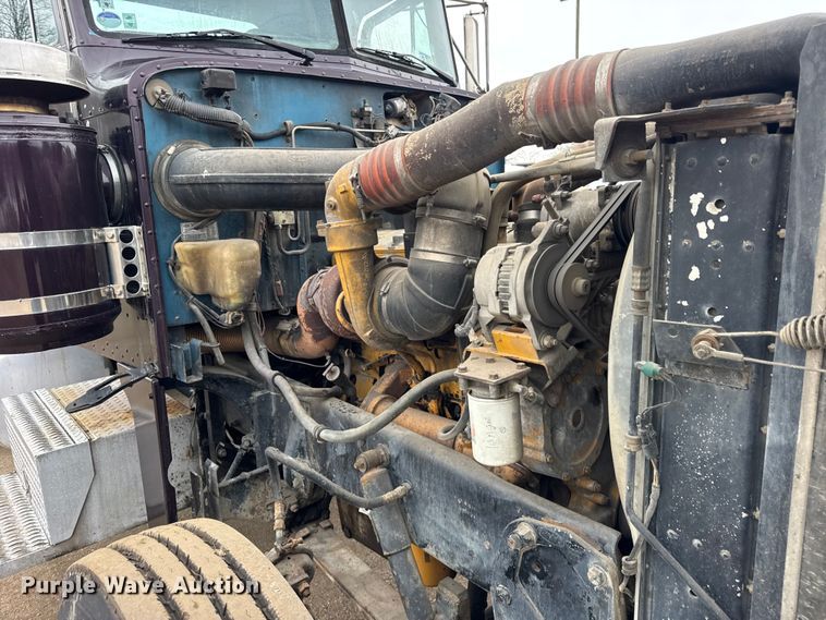 image for item EF2394 1994 Peterbilt 378 semi truck
