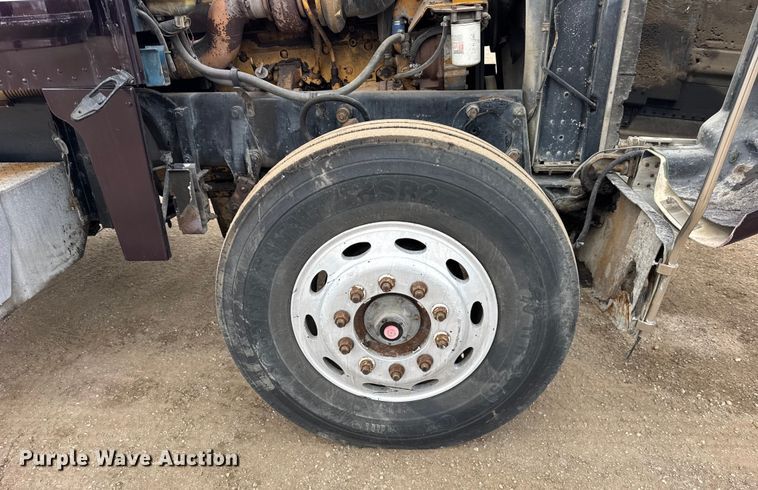 image for item EF2394 1994 Peterbilt 378 semi truck