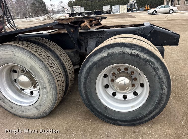 image for item EF2394 1994 Peterbilt 378 semi truck