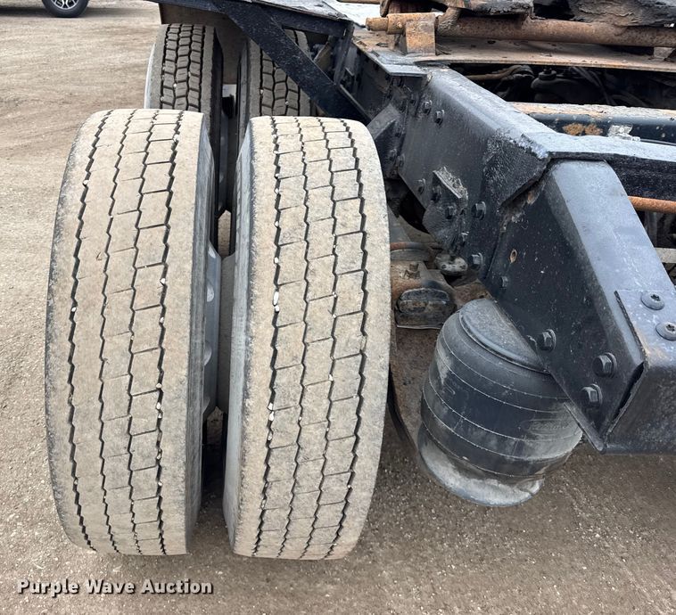 image for item EF2394 1994 Peterbilt 378 semi truck