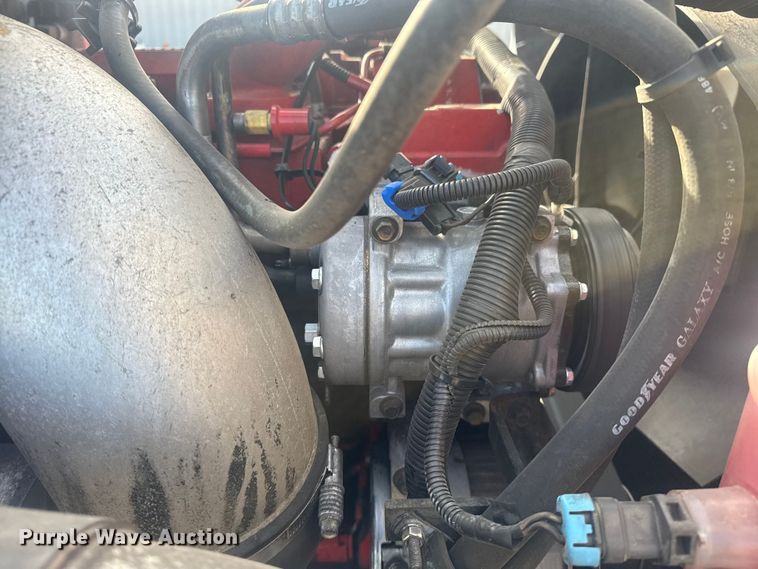 image for item EG2000 2006 International 9400i semi truck