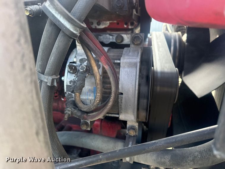 image for item EG2000 2006 International 9400i semi truck