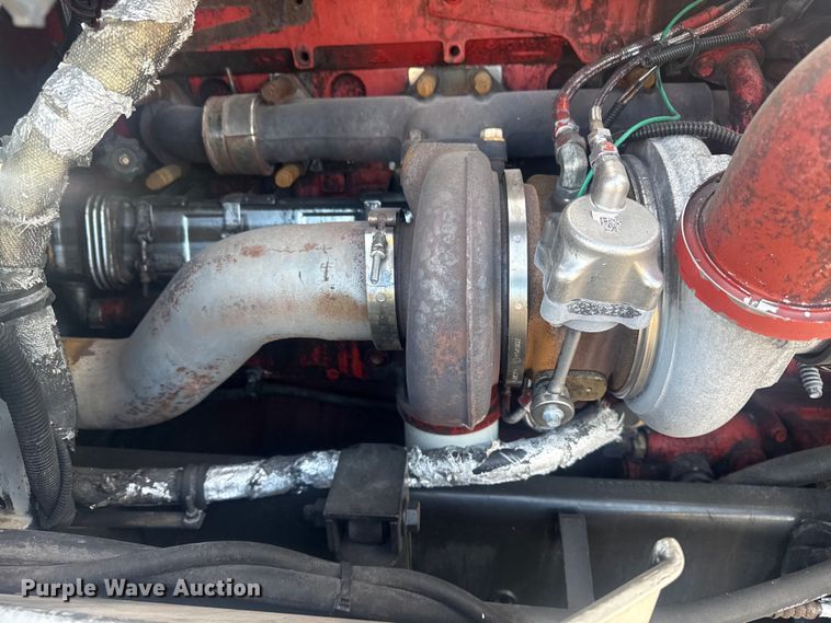 image for item EG2000 2006 International 9400i semi truck