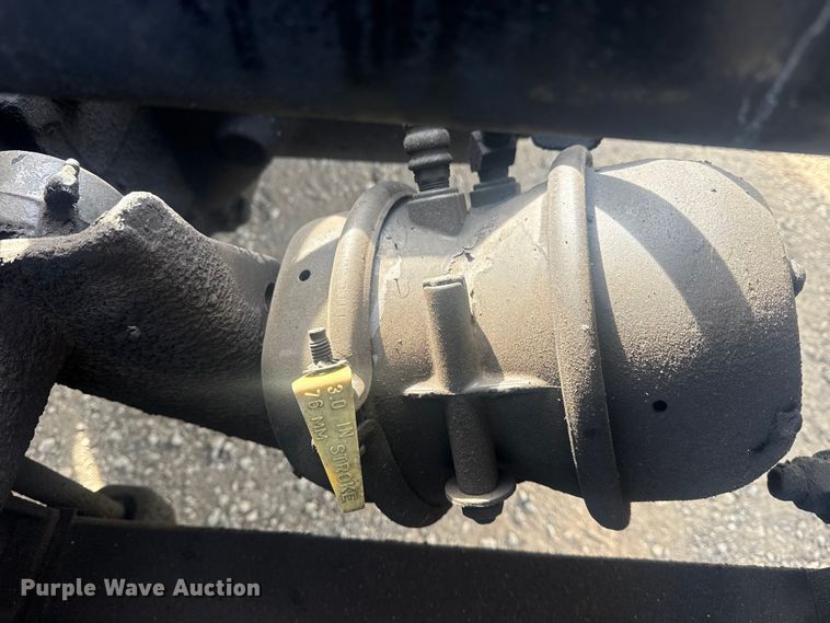 image for item EG2000 2006 International 9400i semi truck