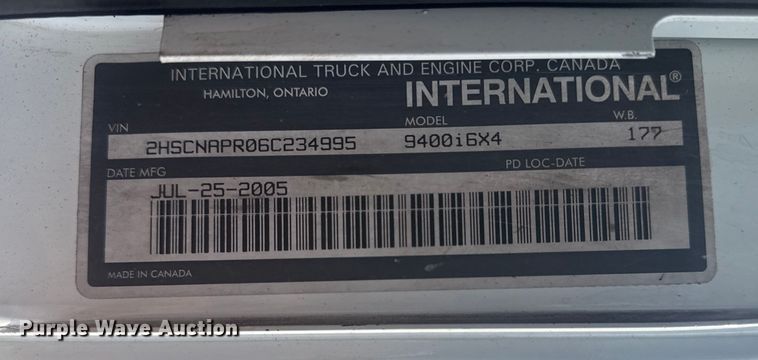 image for item EG2000 2006 International 9400i semi truck