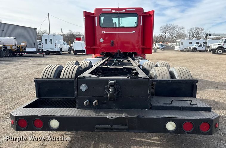 image for item EG2005 2012 Peterbilt 384 semi truck