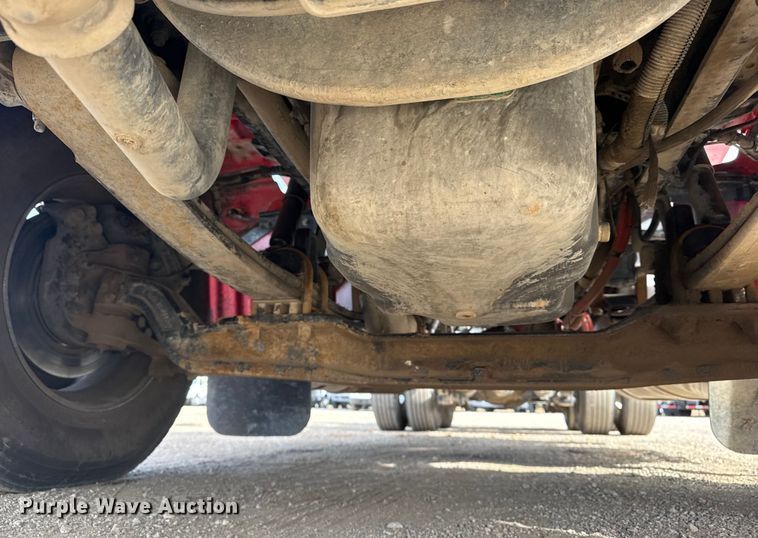 image for item EG2005 2012 Peterbilt 384 semi truck