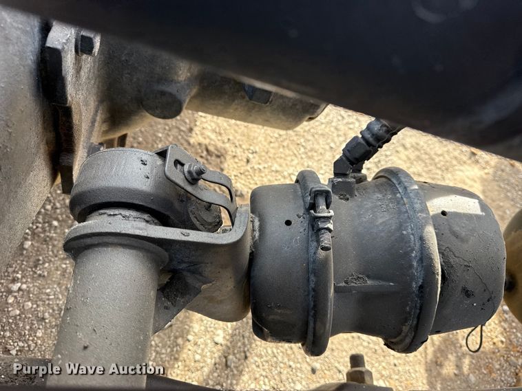 image for item EG2005 2012 Peterbilt 384 semi truck