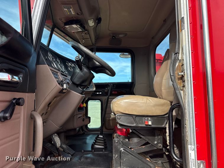 image for item EG2005 2012 Peterbilt 384 semi truck