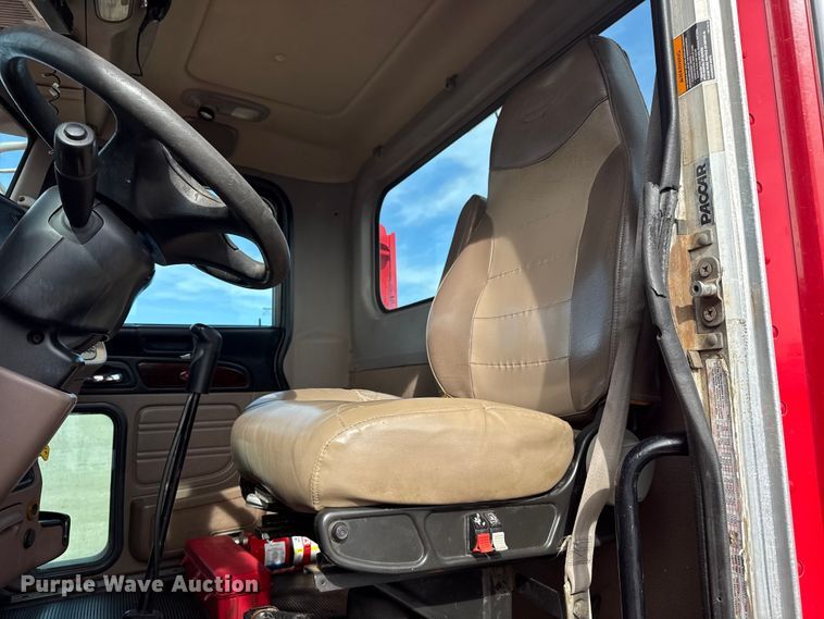 image for item EG2005 2012 Peterbilt 384 semi truck