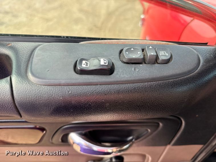 image for item EG2005 2012 Peterbilt 384 semi truck