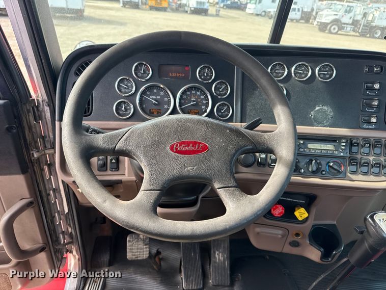 image for item EG2005 2012 Peterbilt 384 semi truck