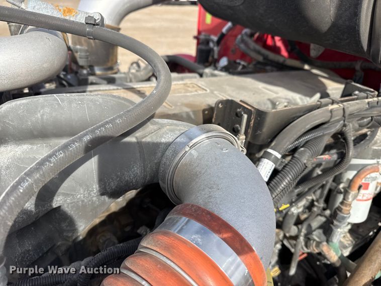 image for item EG2005 2012 Peterbilt 384 semi truck