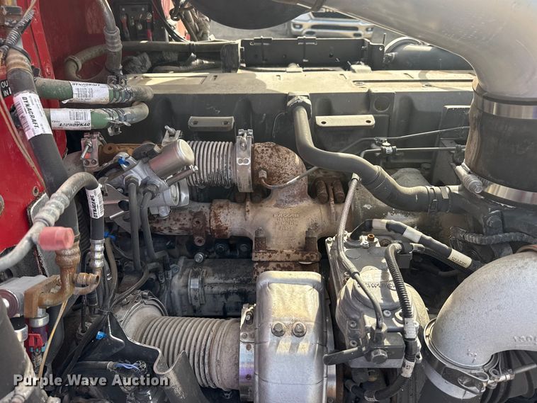 image for item EG2005 2012 Peterbilt 384 semi truck