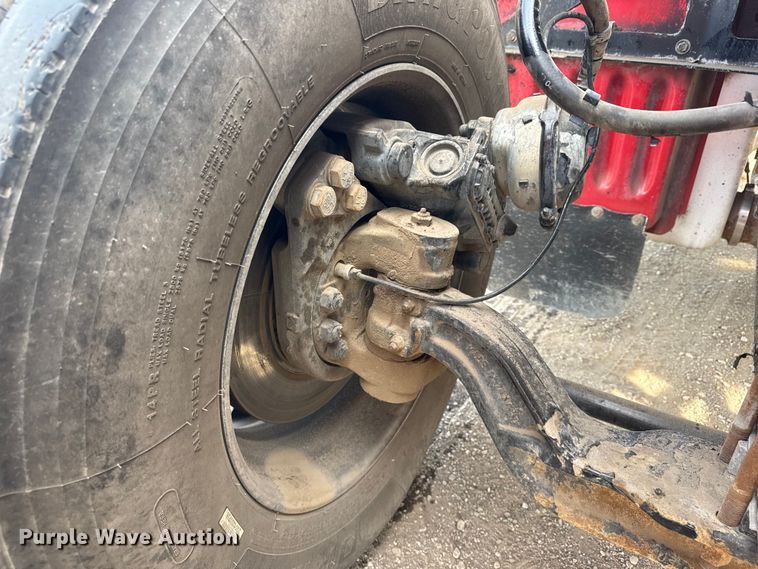 image for item EG2005 2012 Peterbilt 384 semi truck