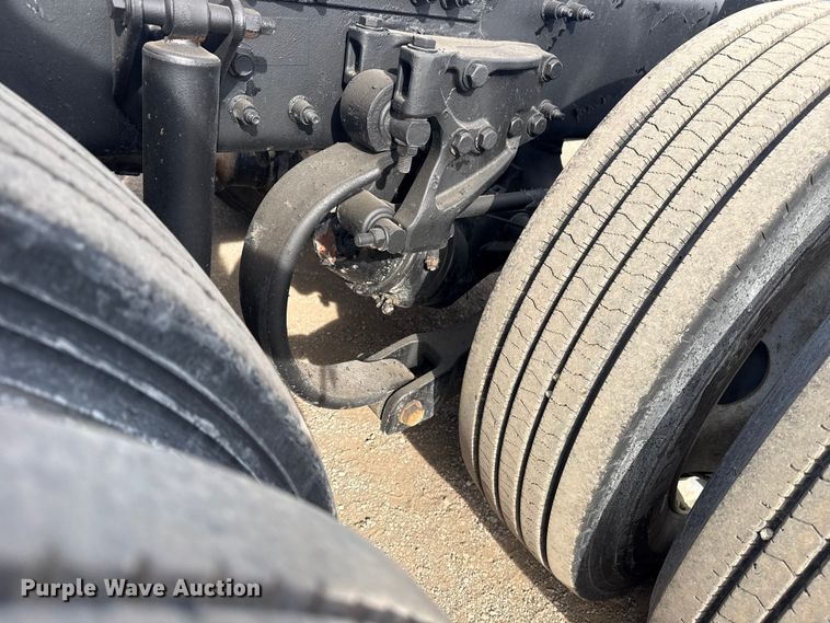 image for item EG2005 2012 Peterbilt 384 semi truck