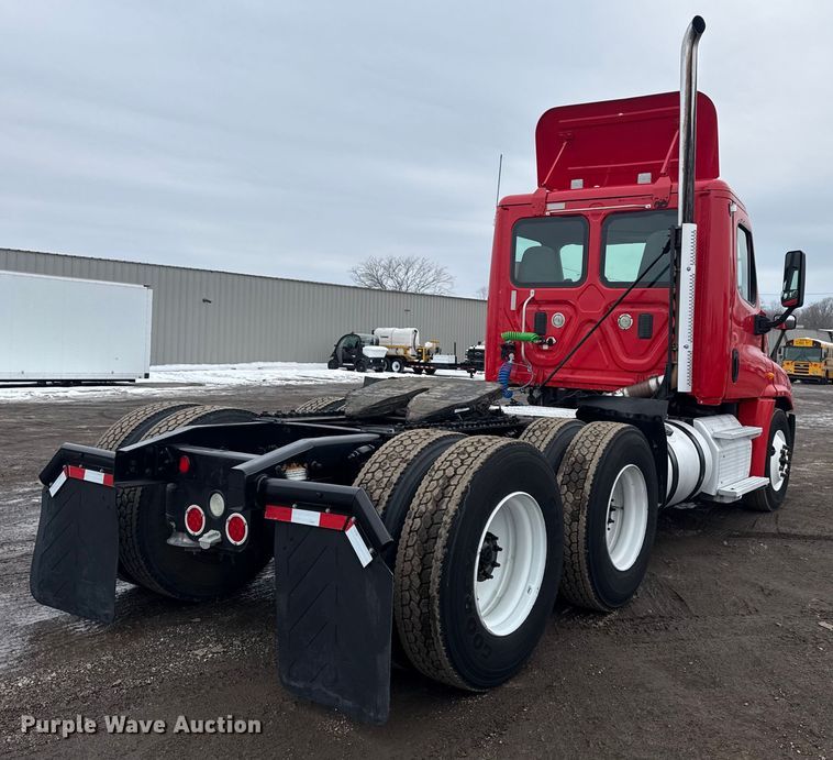 CAMIóN 2013 FREIGHTLINER