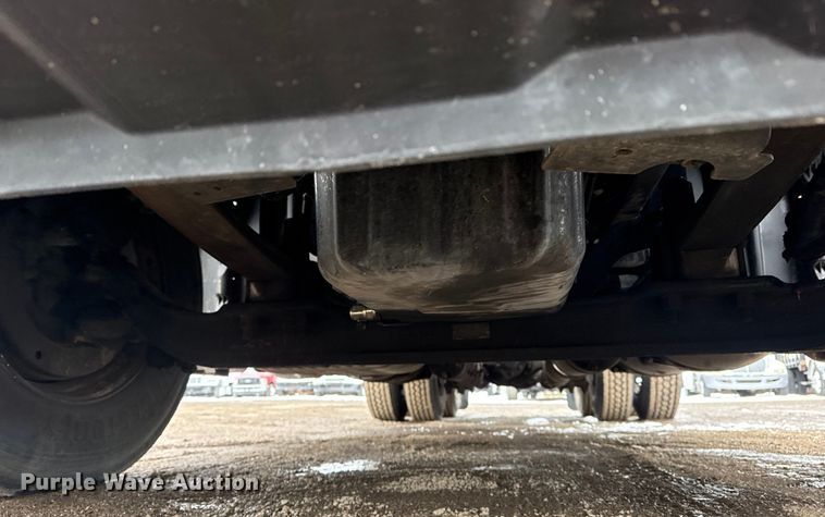 image for item EG2038 2013 Freightliner Cascadia semi truck