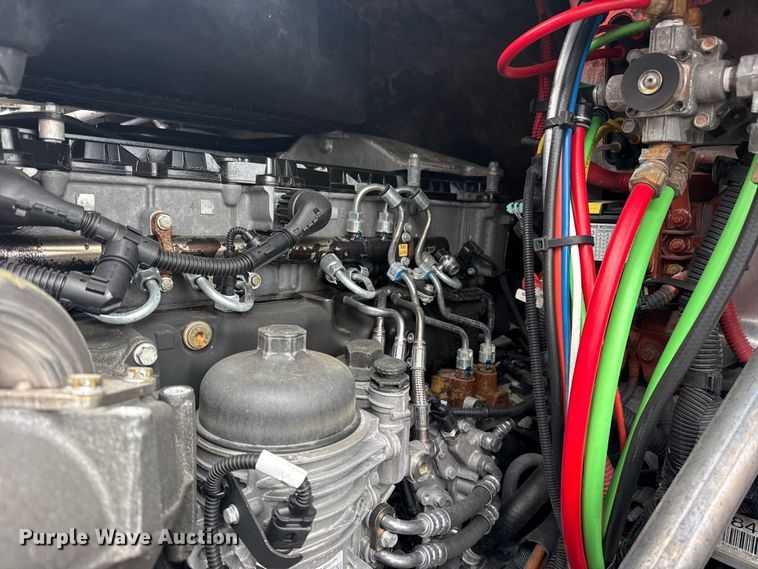 image for item EG2038 2013 Freightliner Cascadia semi truck