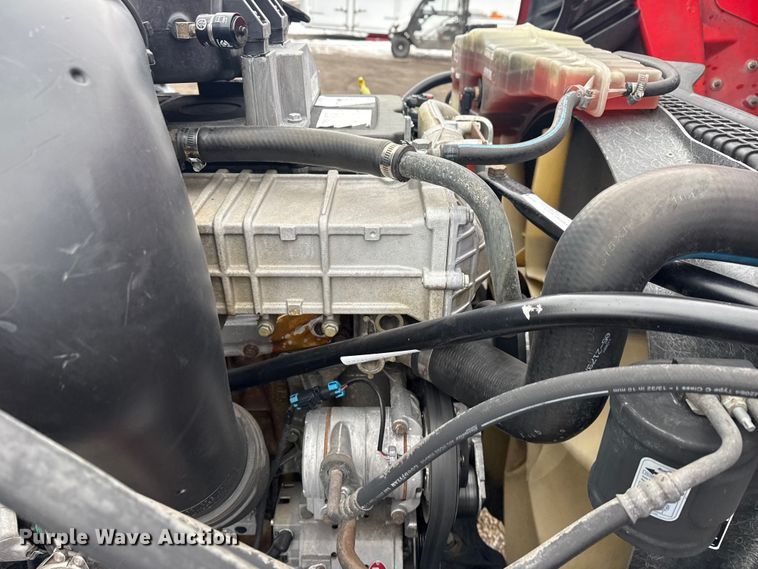 image for item EG2038 2013 Freightliner Cascadia semi truck