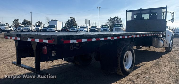 image for item EG2044 2005 Peterbilt 335 flatbed truck