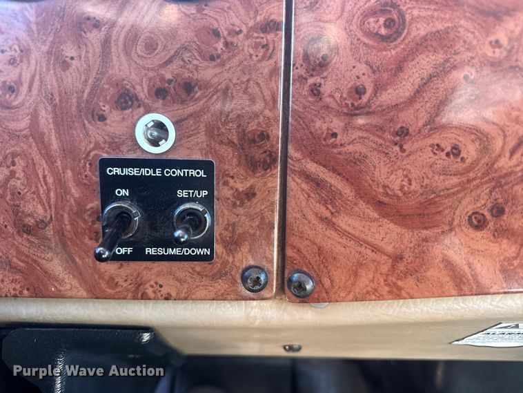 image for item EG2044 2005 Peterbilt 335 flatbed truck