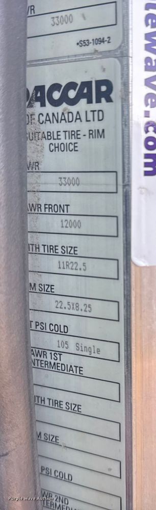 image for item EG2044 2005 Peterbilt 335 flatbed truck