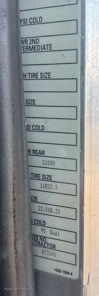 image for item EG2044 2005 Peterbilt 335 flatbed truck