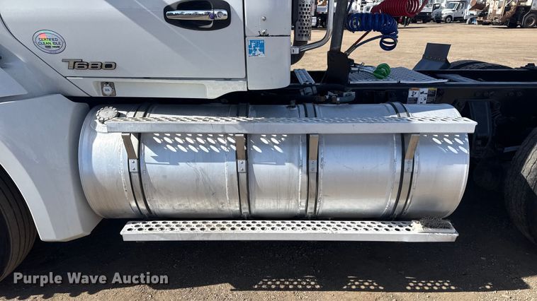 image for item EG2050 2014 Kenworth T680 semi truck