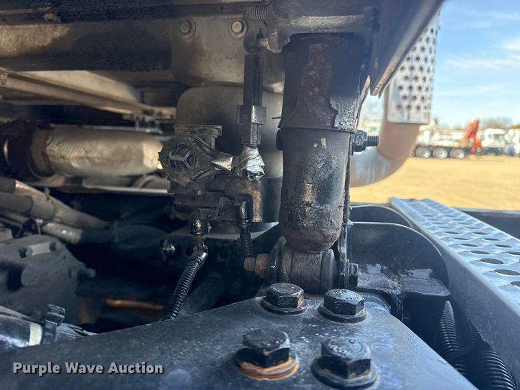 image for item EG2050 2014 Kenworth T680 semi truck