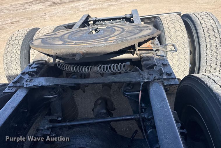 image for item EG2050 2014 Kenworth T680 semi truck