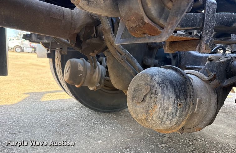 image for item EG2050 2014 Kenworth T680 semi truck