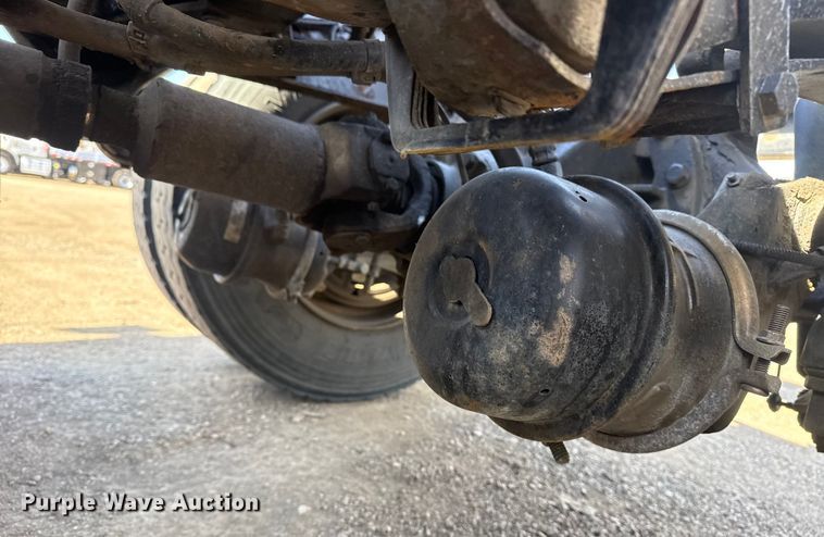 image for item EG2050 2014 Kenworth T680 semi truck