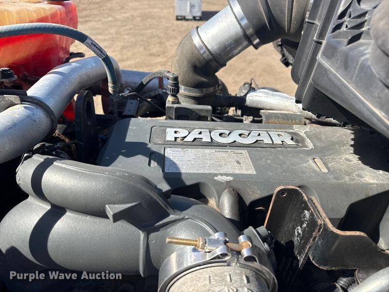 image for item EG2050 2014 Kenworth T680 semi truck