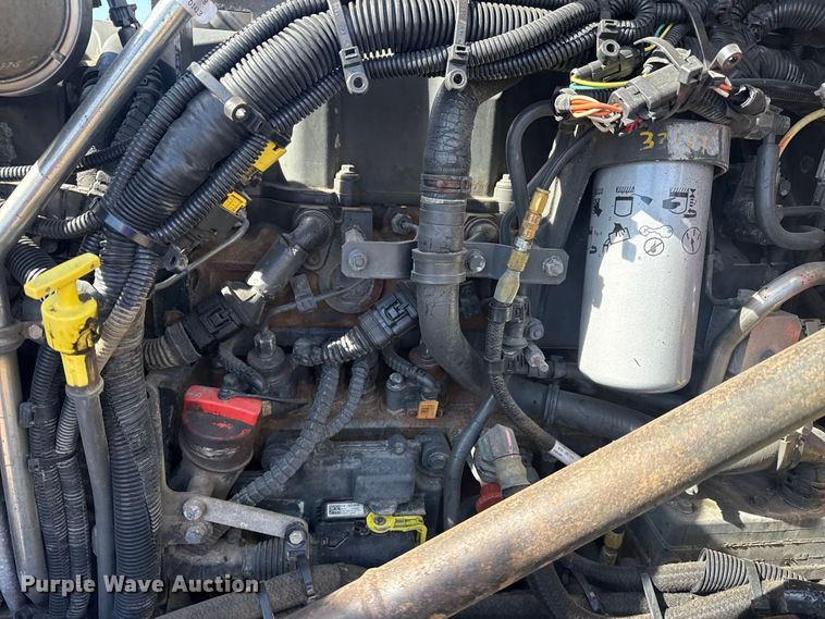 image for item EG2050 2014 Kenworth T680 semi truck