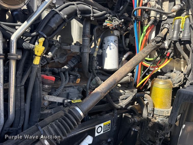 image for item EG2050 2014 Kenworth T680 semi truck