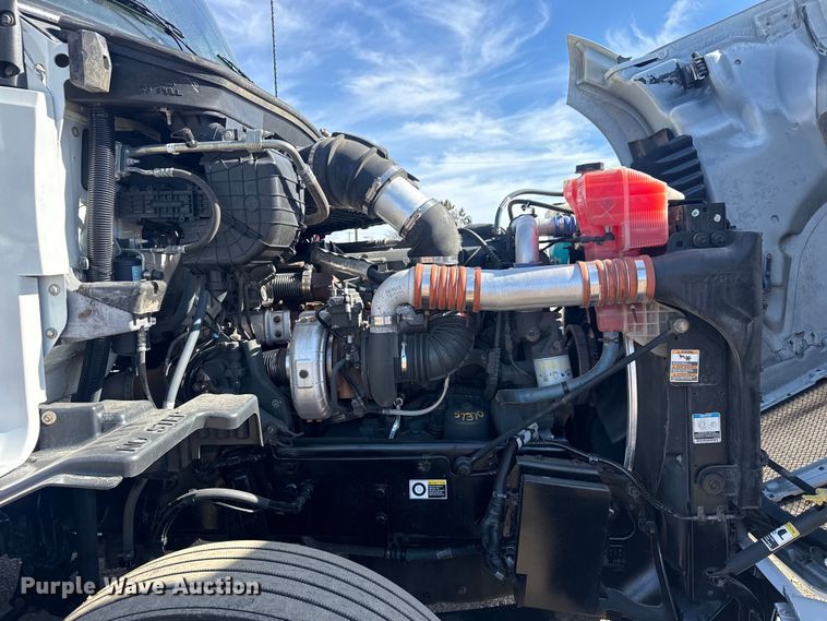 image for item EG2050 2014 Kenworth T680 semi truck